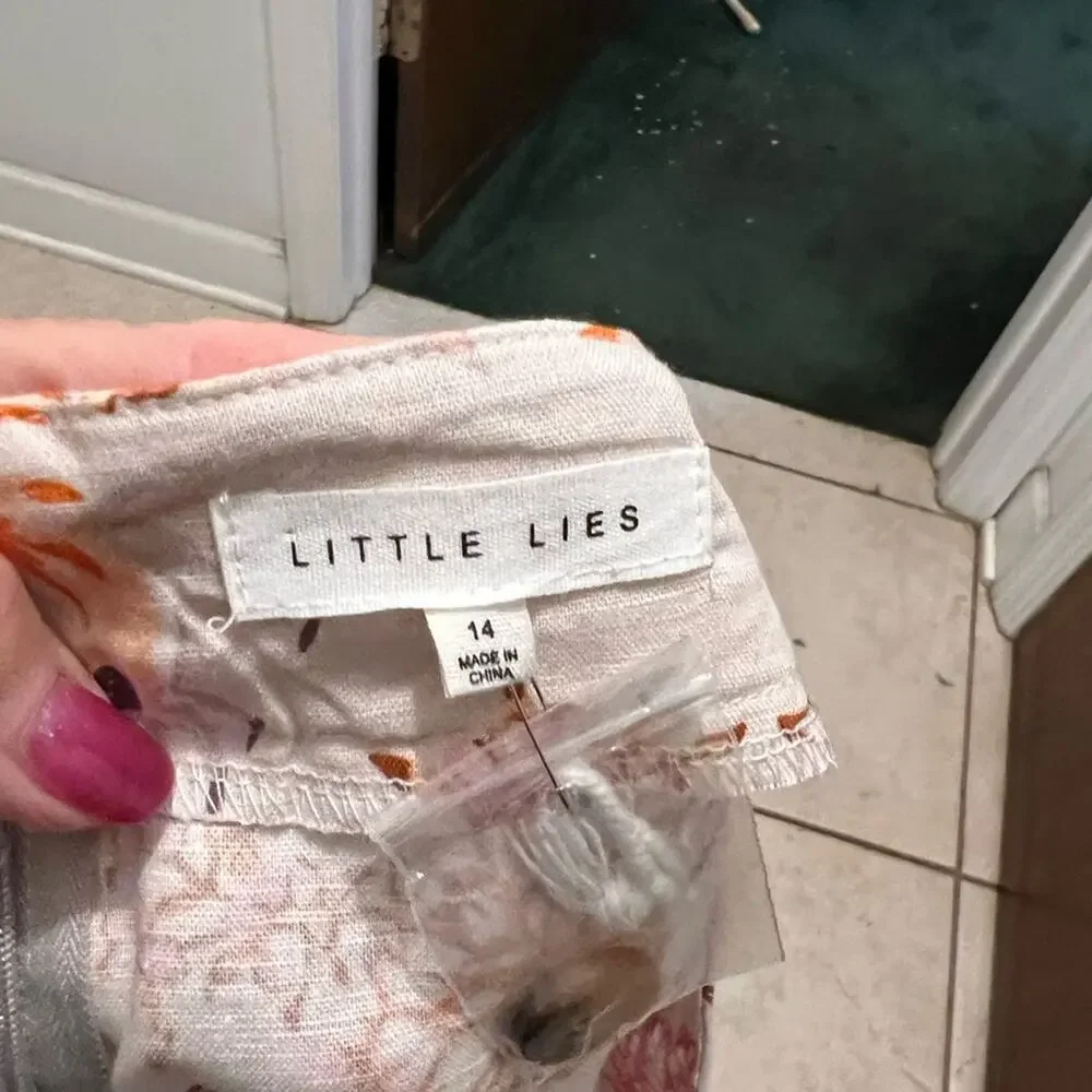 little lies nwt waist